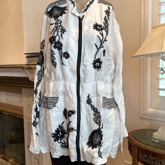 Johnny Was - Picture 4 of 8